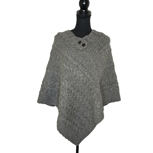 Aran Sweater Market Irish Cable Knit Wool Poncho One Size Gray Like New - Picture 2 of 9